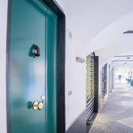 075 - Casa Intimita, Centro Chiavari, 600 Metri Mare