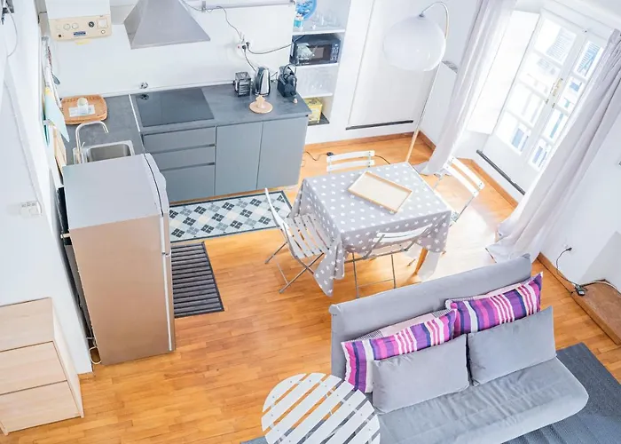 075 - Casa Intimita, Centro Chiavari, 600 Metri Mare アパート