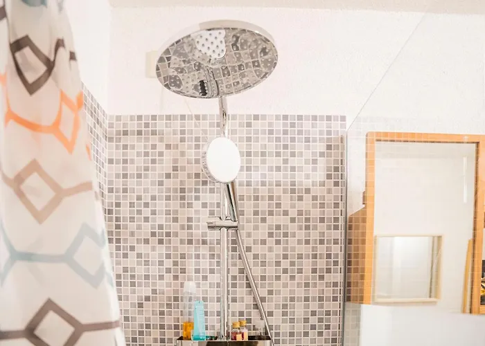 075 - Casa Intimita, Centro Chiavari, 600 Metri Mare